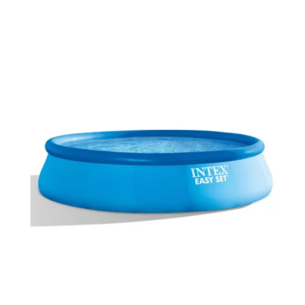 Avec cette piscine Intex, vous allez faire le bonheur de toute la famille ! Vos enfants pourront s'amuser comme des petits fous et vous pourrez nager et vous détendre en toute sérénité. La piscine Intex est très robuste grâce à son liner triple épaisseur. La piscine est livrée avec de nombreux accessoires qui rendront vos baignades plus agréables ! Elle se monte facilement en 15 minutes et pour vous aider vous disposez également d'un DVD d'instructions.