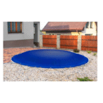 Bâche de piscine gonflable de haute qualité en toile de bâche de camion 1360 g/m² (2x 680 g/m²) pour piscines de forme ovale – Fabriquée en Allemagne Une protection parfaite pour votre piscine en hiver ! À travers le gonflé la bâche forme un dôme naturel qui protège la pluie, la neige, Saleté, feuilles, aiguilles de pin et autres contaminants de votre Empêche l’eau de la piscine d’entrer.