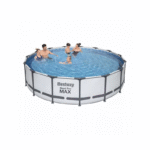 Un kit complet avec grande piscine, échelle et bâche Le kit de Bestway Steel Pro Max comprenant une piscine, une pompe de filtration à cartouche (II), une échelle, une bâche regroupe tous les ingrédients pour un été réussit. Un liner tritech solide et résistant Les piscines de la gamme Steel Pro Max sont d'une grande solidité. Dotées d'une structure métallique inoxydable, elles sont habillées d'un liner fabriqué en tritech. C'est un matériau qui est constitué de trois couches : une couche de polyester et 2 couches de PVC très solides. Ces trois couches participent à la longévité du bassin et la grande épaisseur du liner lui apporte une grande robustesse.